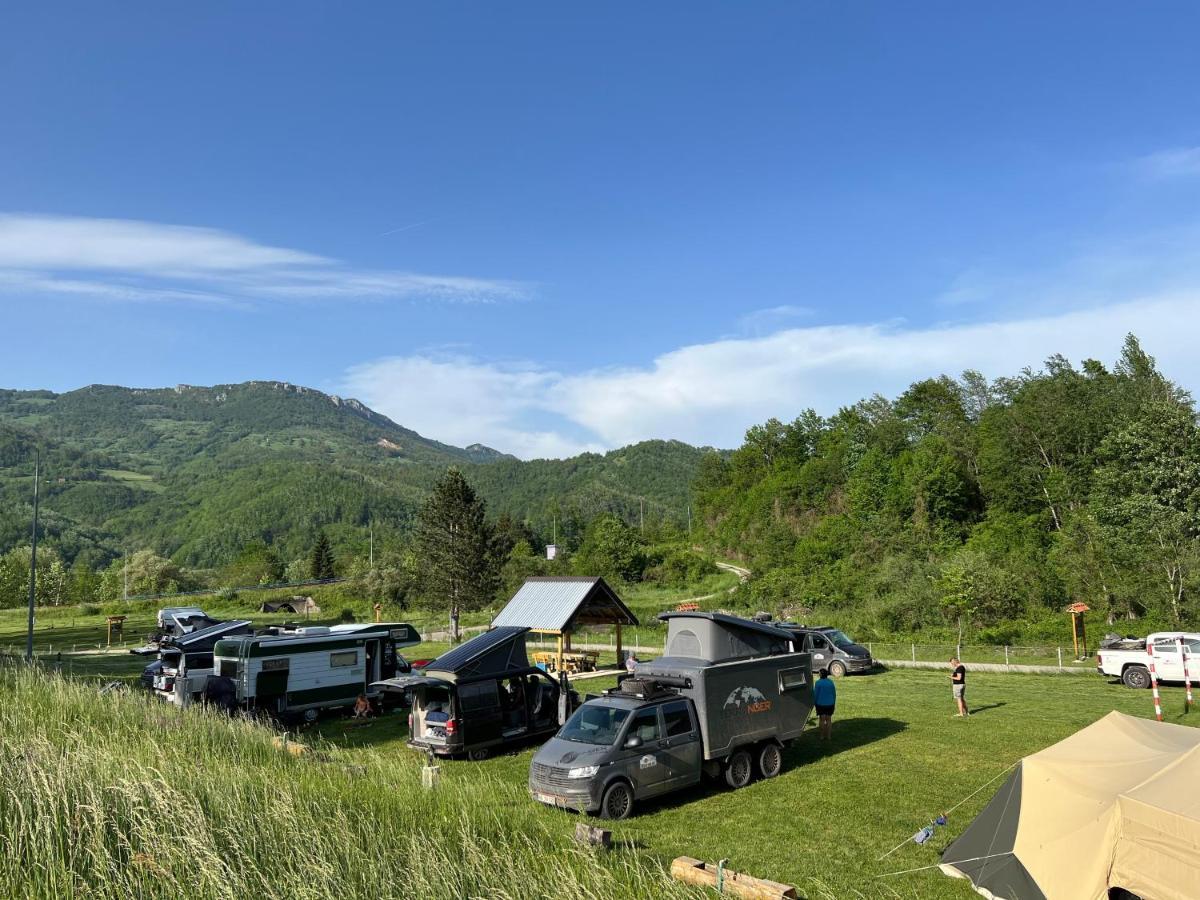 Tara Place - Camp Rabrenovic 莫伊科瓦茨 外观 照片